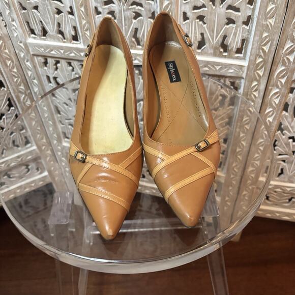 Vintage Style & Co Strappy Leather Pumps size 7.5M Tan Pointy Toes, Kitten Heels - Picture 2 of 10